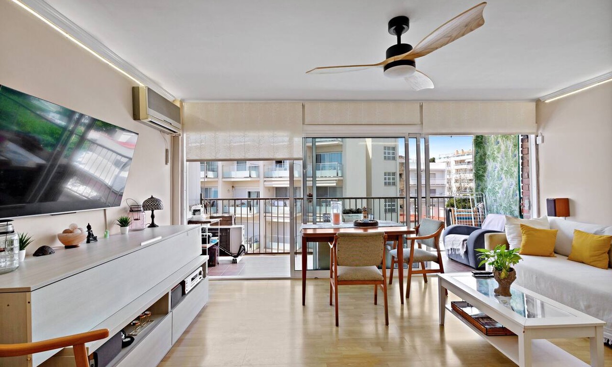 Vilanova I la Geltru Apartment | Apartment 'Precioso Piso Frente Al Mar' with Balcony, Wi-Fi and Air Conditioning
