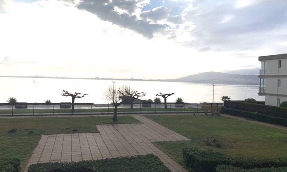Balaruc-les-Bains Apartment | Apartment facing the lagoon: pets allowed, near the thermal baths