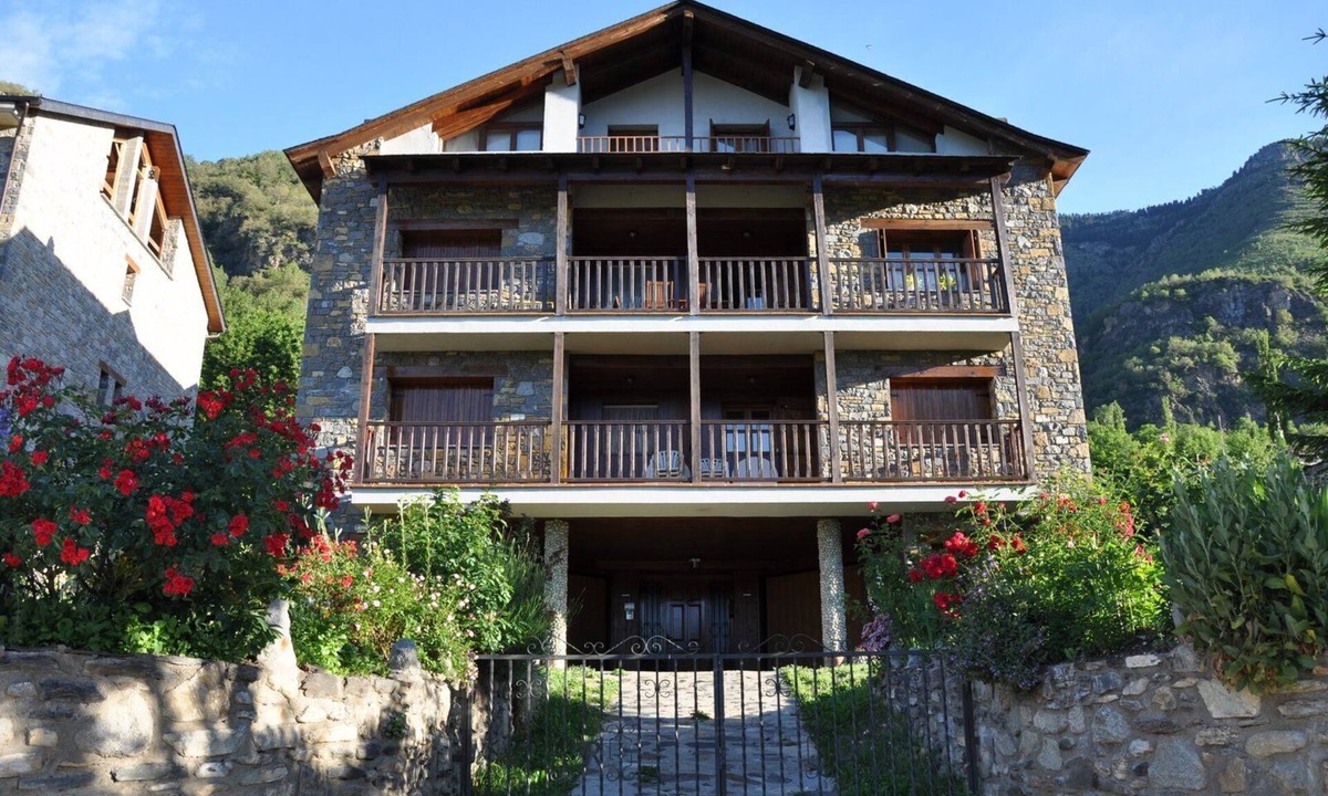 Sahun Apartment | Apartment in Sahún "Casa Juan Manuel".