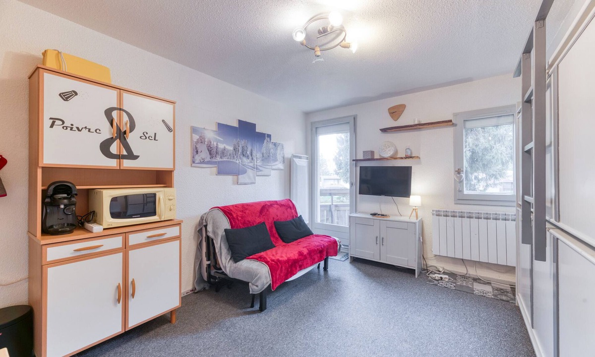 Prapoutel Apartment | Apartment 'Les Sapins 1' with Mountain View and Balcony