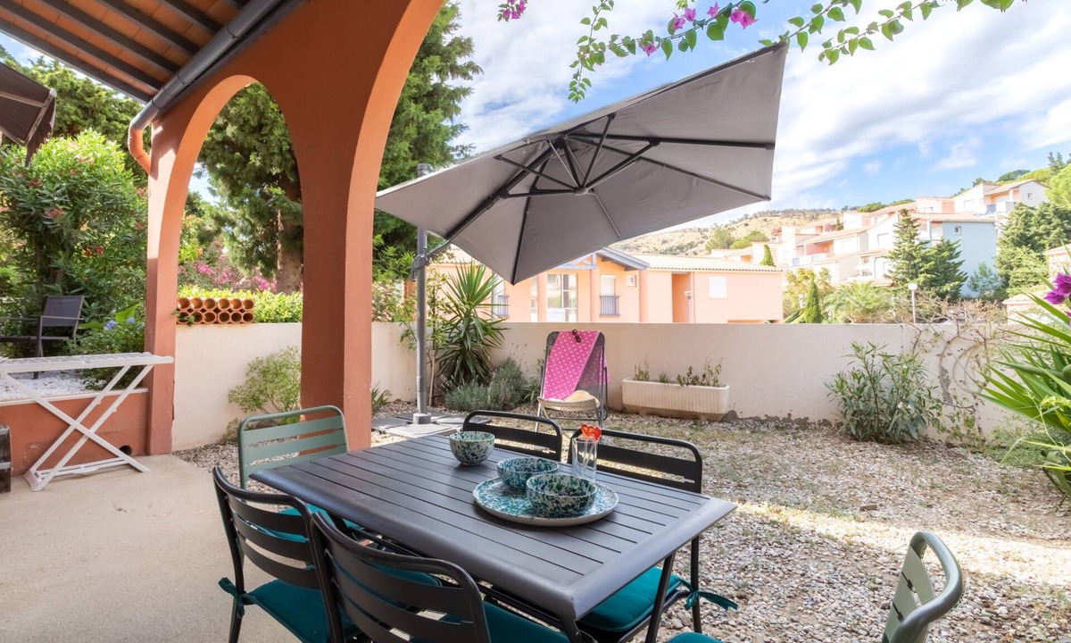 Cerbere Apartment | Apartment 'Meu Delit' with Shared Pool, Private Terrace and Private Garden