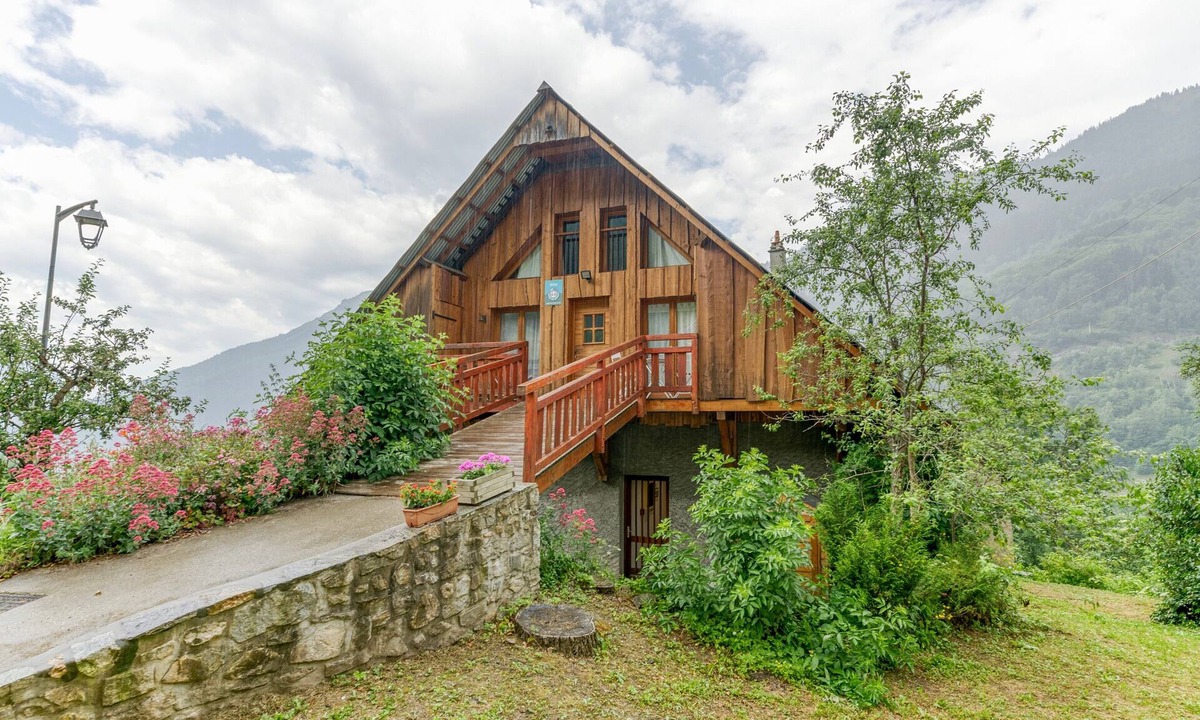 Oz Apartment | Apartment 'Passoud 203' with Mountain View, Shared Garden and Wi-Fi