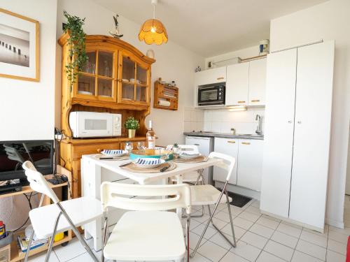 Le Couchant Apartment | Apartment Port Athéna by Interhome