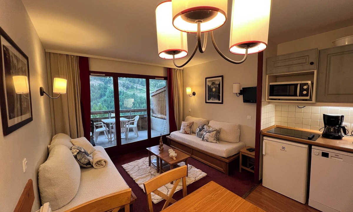 Isola Apartment | Apartment with all comforts, ski slope 3 minutes away, view and terrace