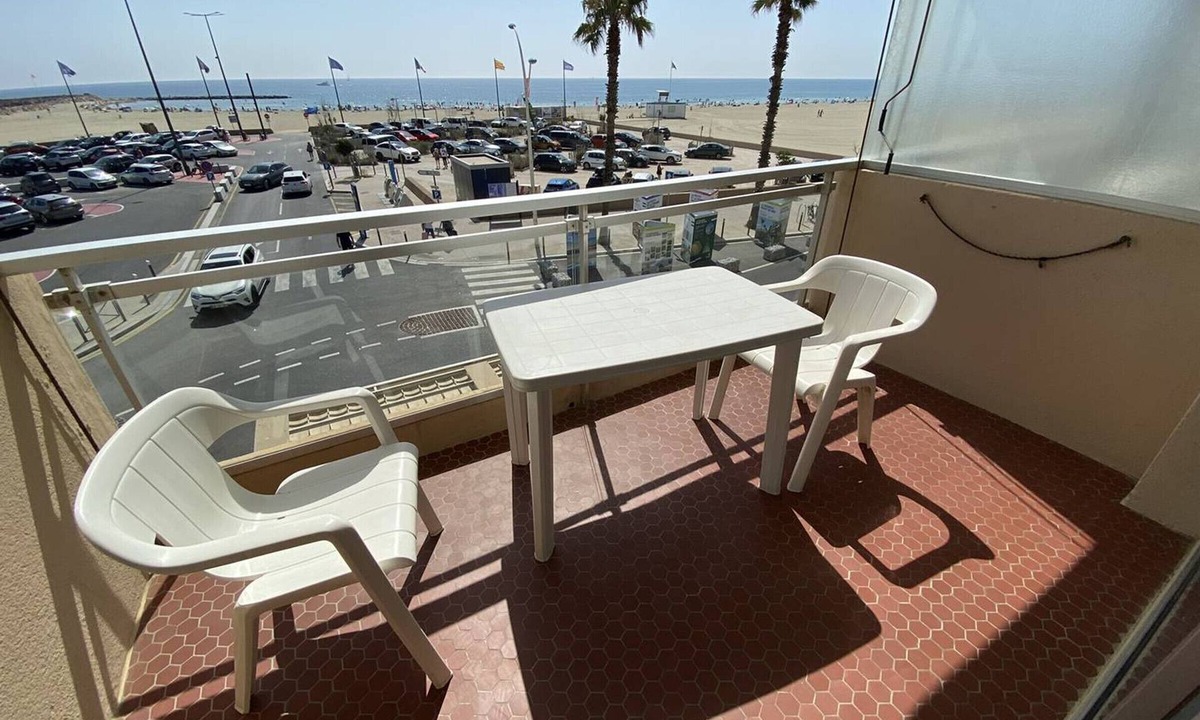 Le Port Apartment | Apartment with sea view - 4 guests