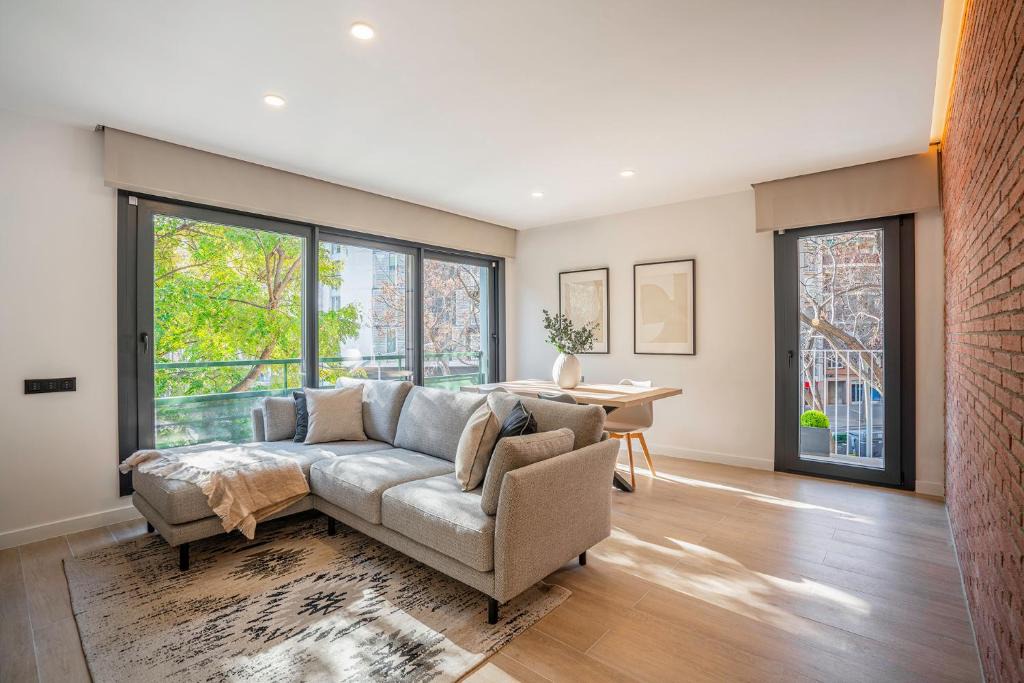 Les Corts Apartment | ApartsNouBcn Equador Les Corts