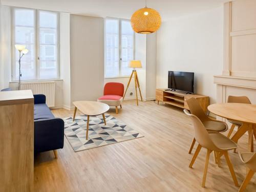 Aurillac Apartment | Appart 95m2 - 3Ch, 3 lits - Aurillac centre - Wifi