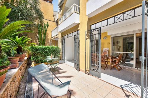 Menton Apartment | Appart avec terrasse, patio et garage à Menton