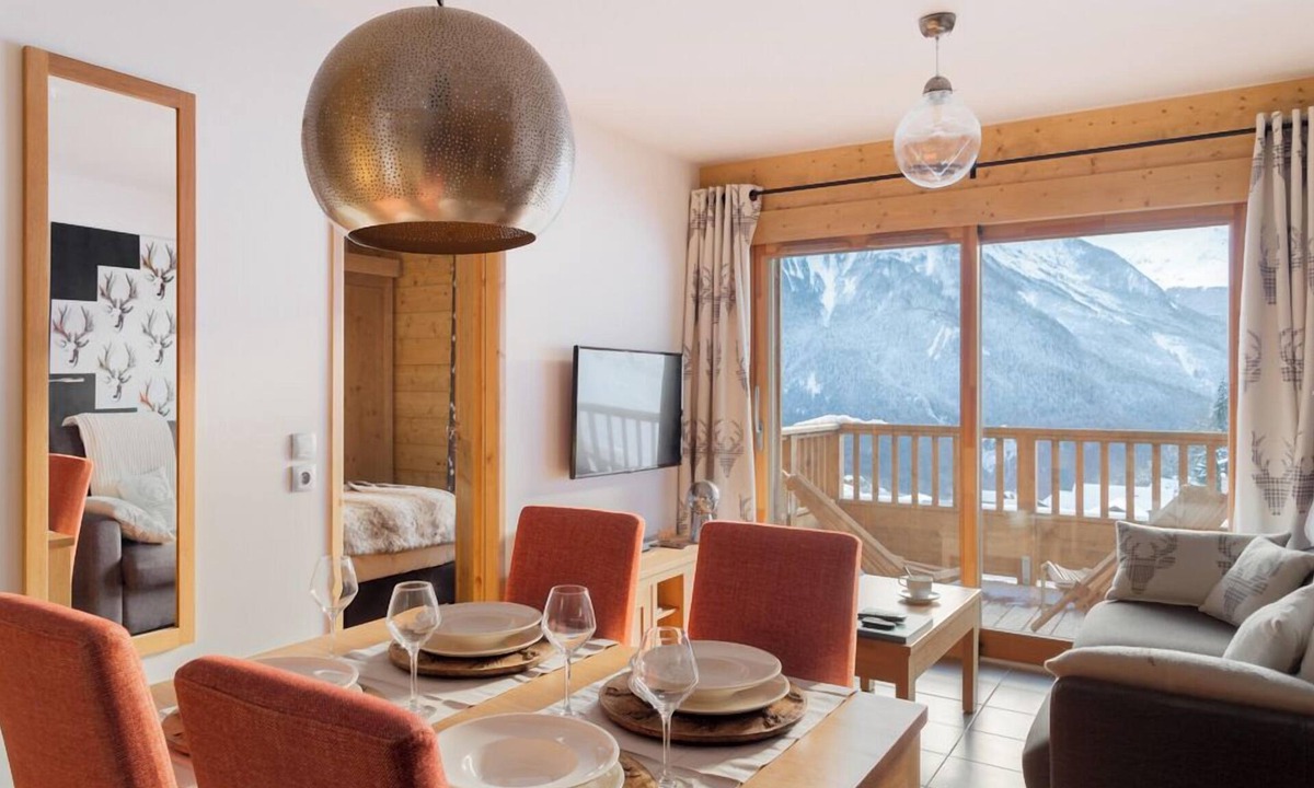 Champagny-en-Vanoise Apartment | Appart* Champagny La Plagne-Skis at your feet