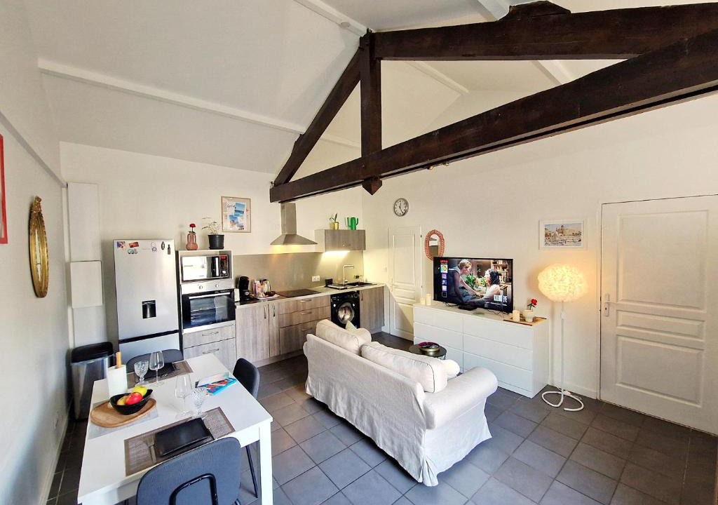 Saint-Germain-au-Mont-d'Or Apartment | Appartement Saône, Gare et Parking