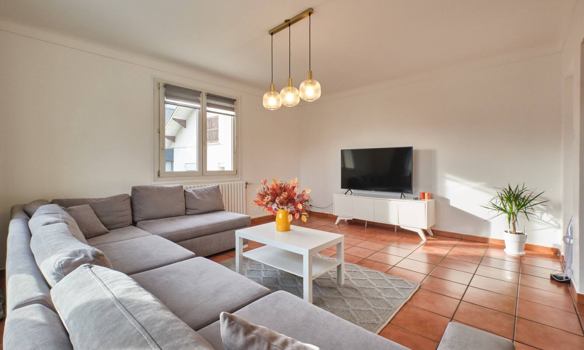Eybens Apartment | Appart Grenoblois City & Nature – Mountain View, Balcony, Wi-Fi