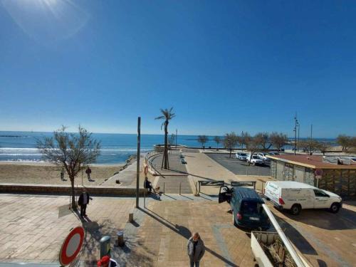 Le Grau-dʼAgde Apartment | Appartement 2 pièces cabine, 4 couchages, vue mer, à 20 m de la plage - Grau d'Agde - FR-1-423-194