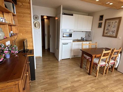 Huez-en-Oisans Apartment | Appartement 2 pièces cabine, 5 personnes - L'Alpe d'Huez - FR-1-405-374