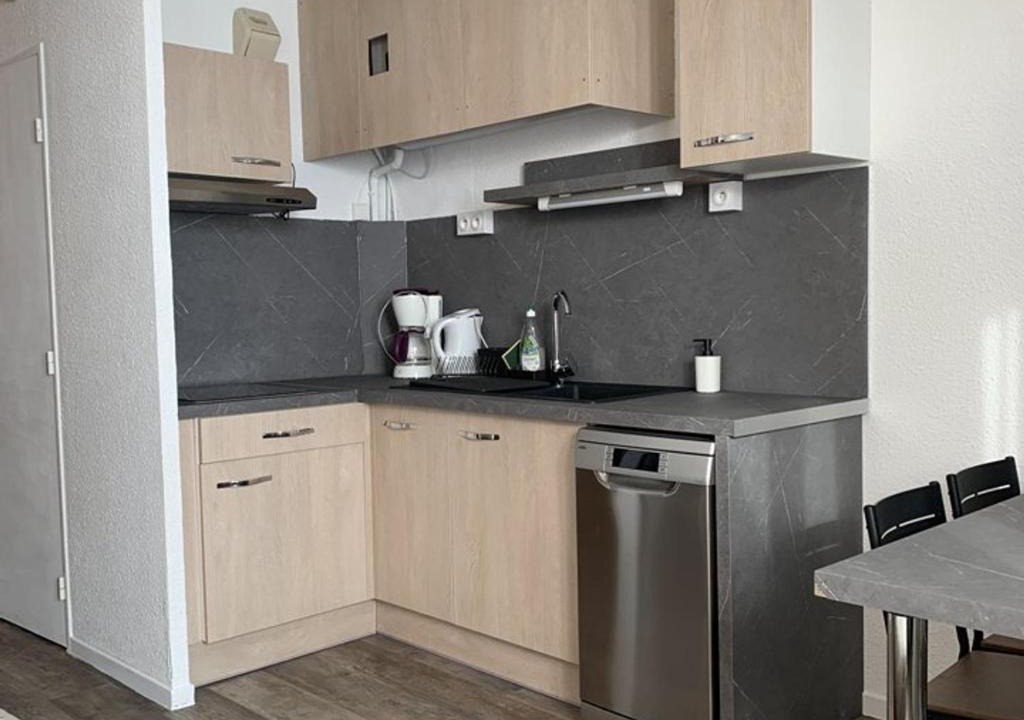Eclose-Est Apartment | Appartement cosy 4 pers. avec balcon sud, proche commerces et remontées, L'Alpe d'Huez - FR-1-405-61