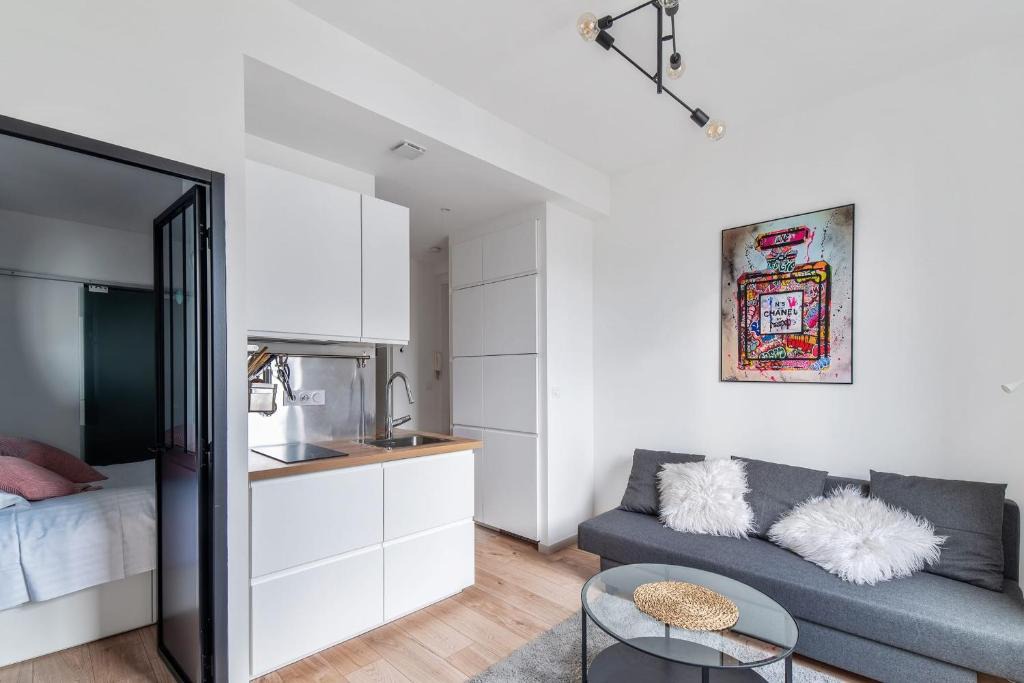 Yves Farge - Le Fleuve Apartment | Appartement Macé - Welkeys
