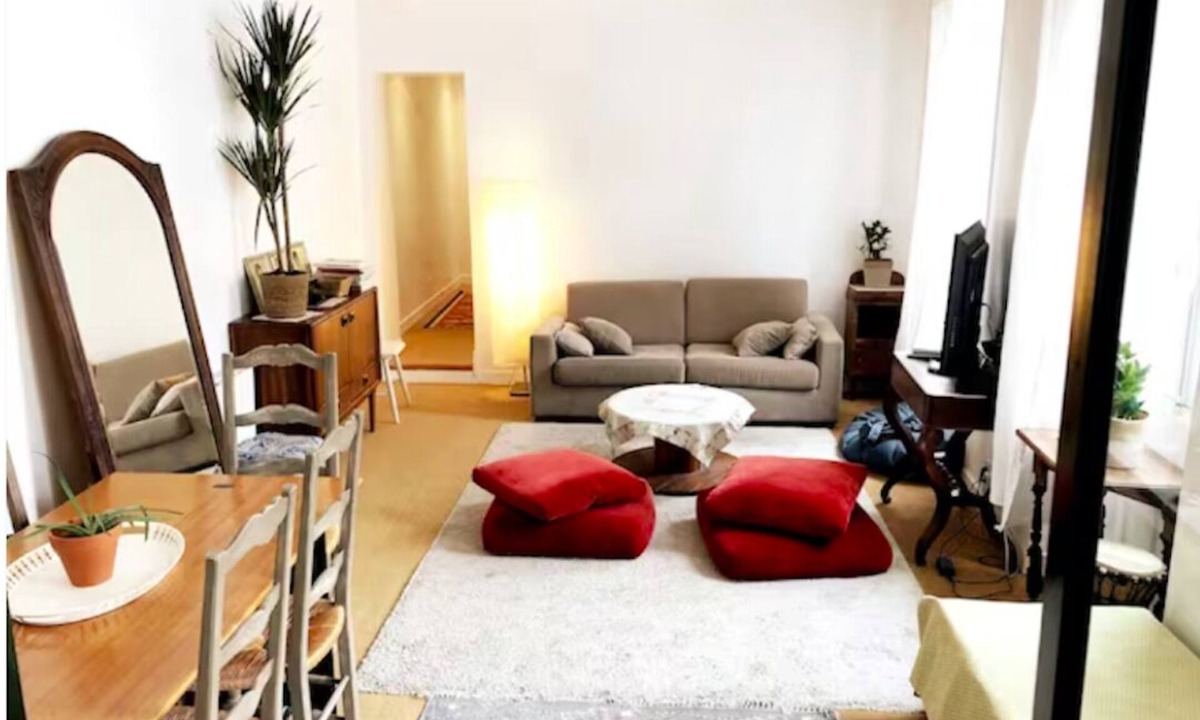 Quartier de la Roquette Apartment | Appartement Spacieux, Lumineux et Calme. Deux Chambres Grands Lits + Canapé lit