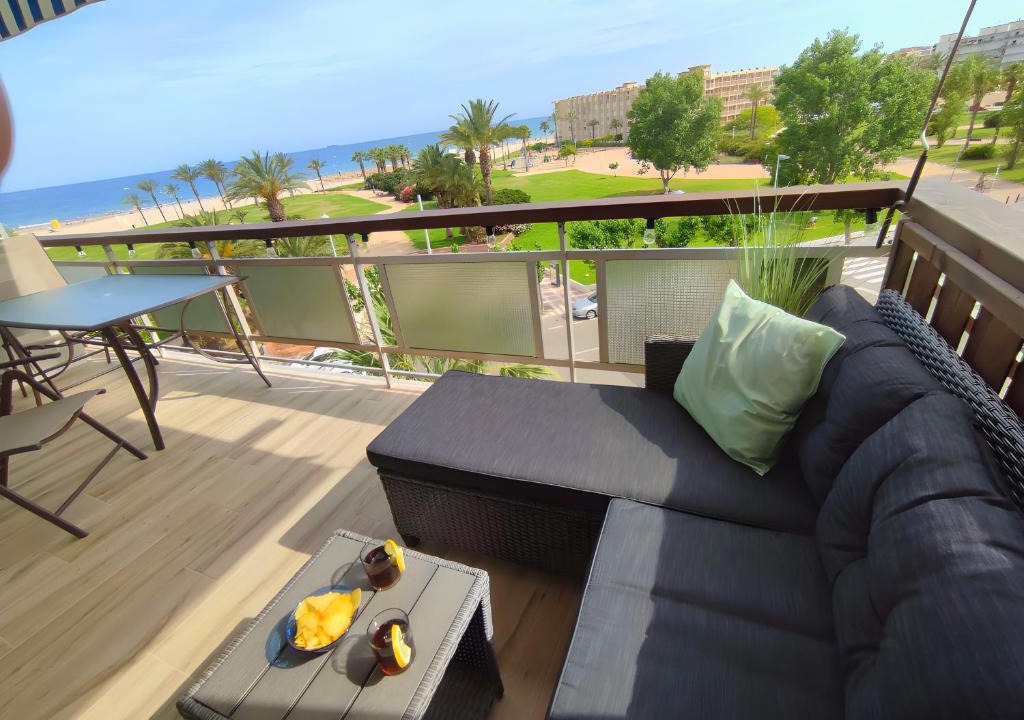 La Pineda Apartment | Arrecife Beach