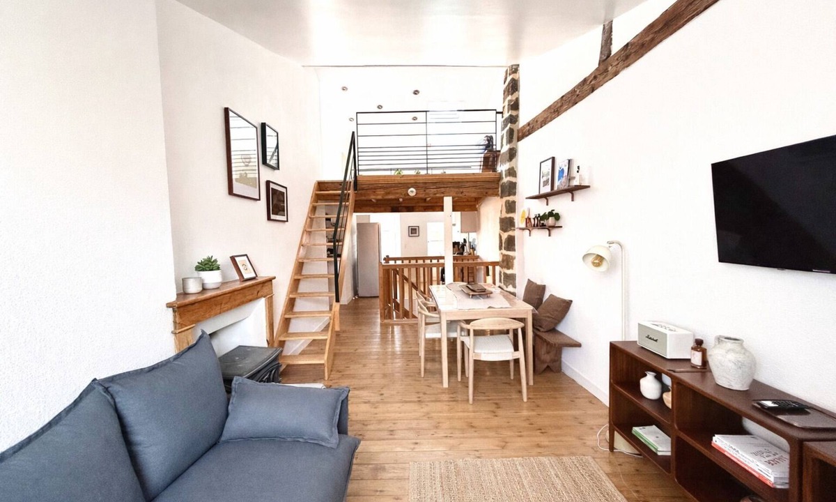 Le Puy-en-Velay House | Atypical house - In the heart of the historic center