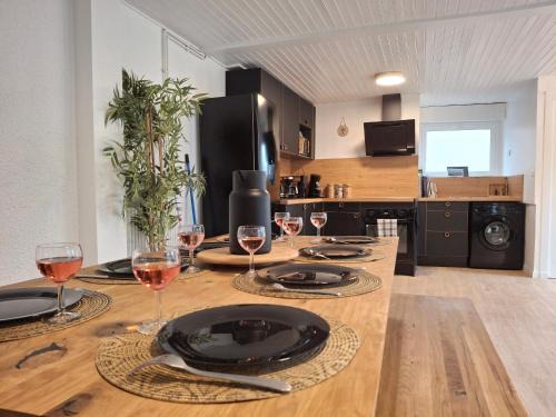 Aiguihe House | Au Bon Endroit