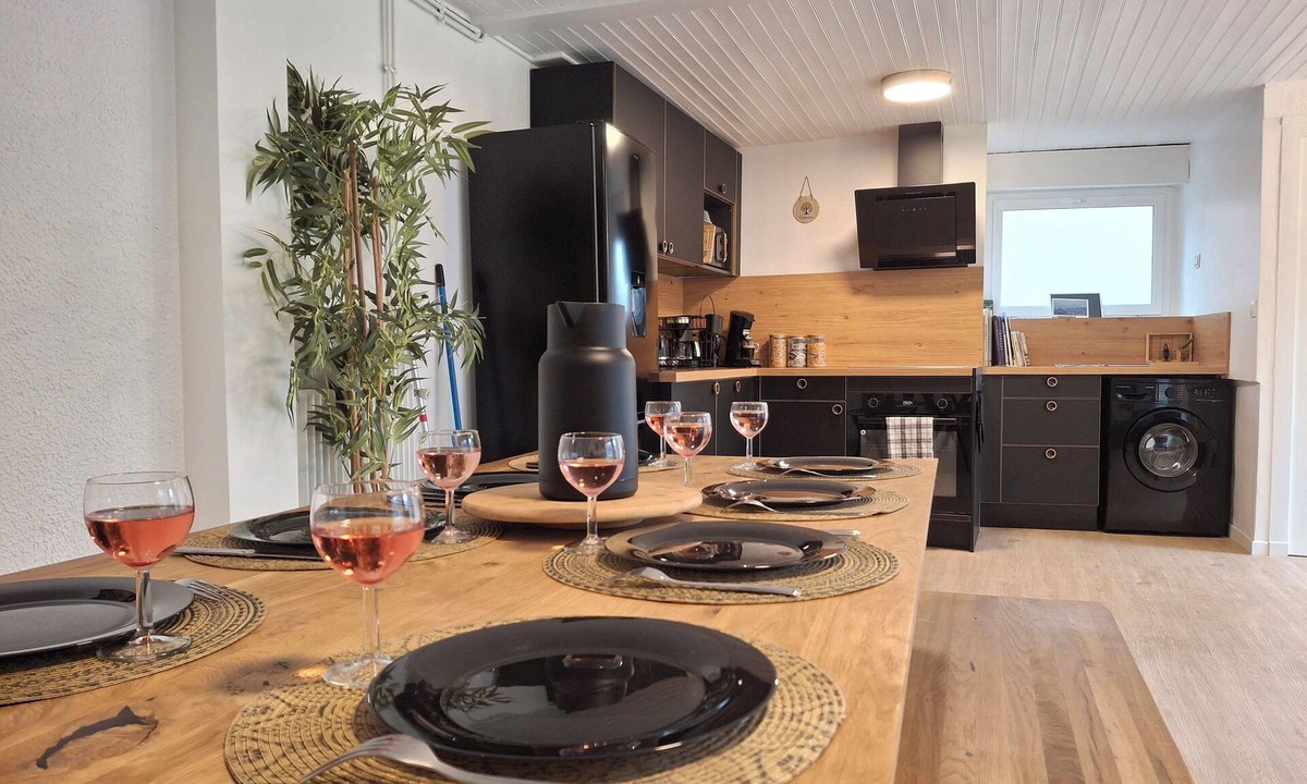 Aiguihe House | Au bon Endroit ! Maison de Ville de 100 m² au Pied du Rocher D'aiguilhe