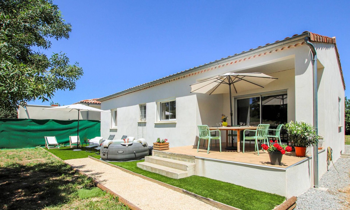 Saint-Etienne-de-Fontbellon House | Awesome home in St Etienne de Fontbell with WiFi