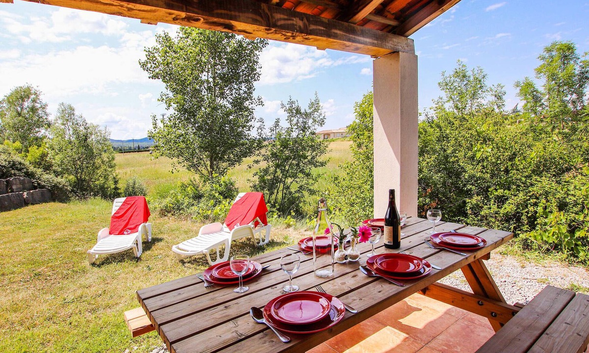 Grospierres House | Awesome home in Grospierres with WiFi