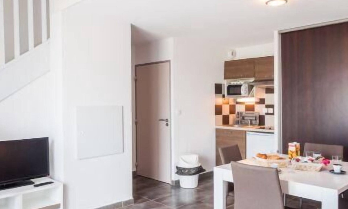 Latour-Bas-Elne Apartment | Balcony, 36m², Saint-Cyprien