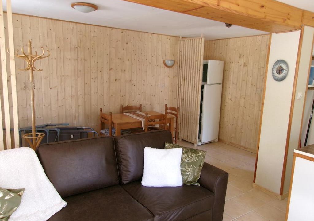 Allos Apartment | bas de chalet