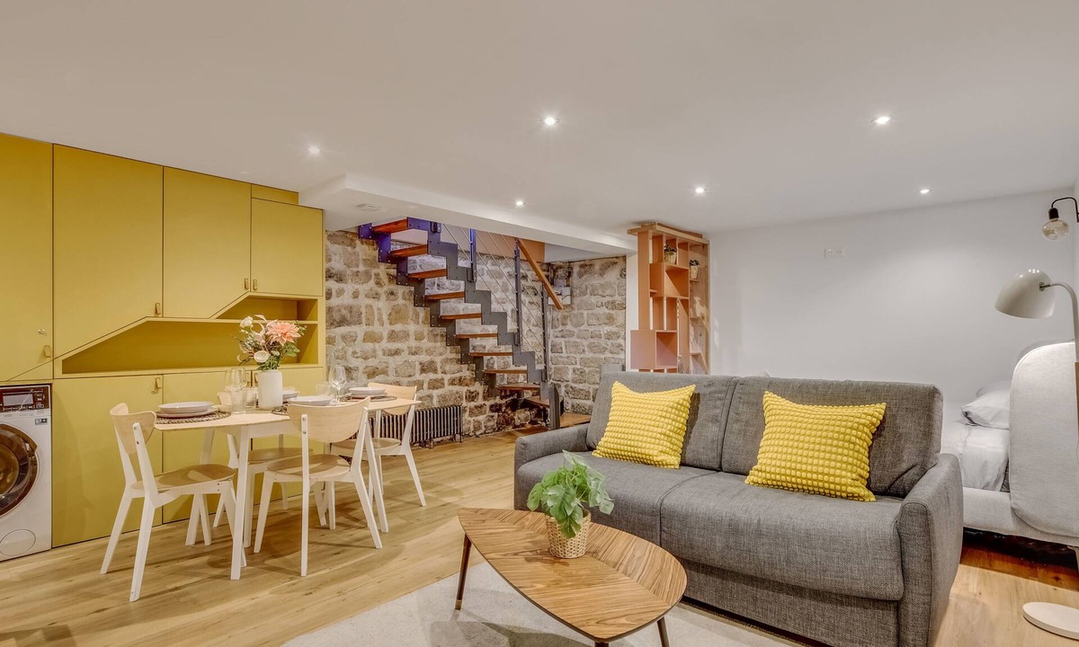 14th Arrondissement Apartment | Basement studio- Montparnasse Station