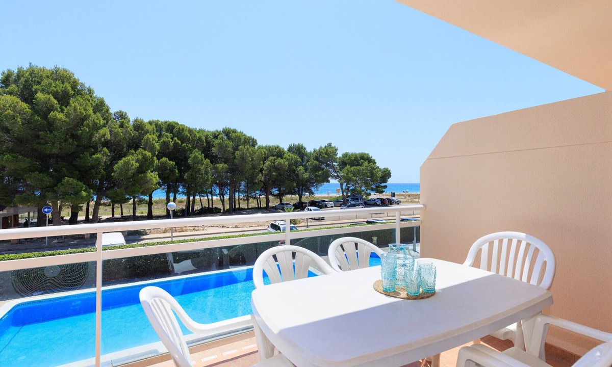 Vandellos i l'Hospitalet de l'Infant Apartment | Beachfront apartment for families with pool · UHC ARCO DEL SOL 210