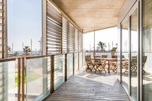 Diagonal Mar i el Front Maritim del Poblenou Apartment | Beachfront with terrace for 8