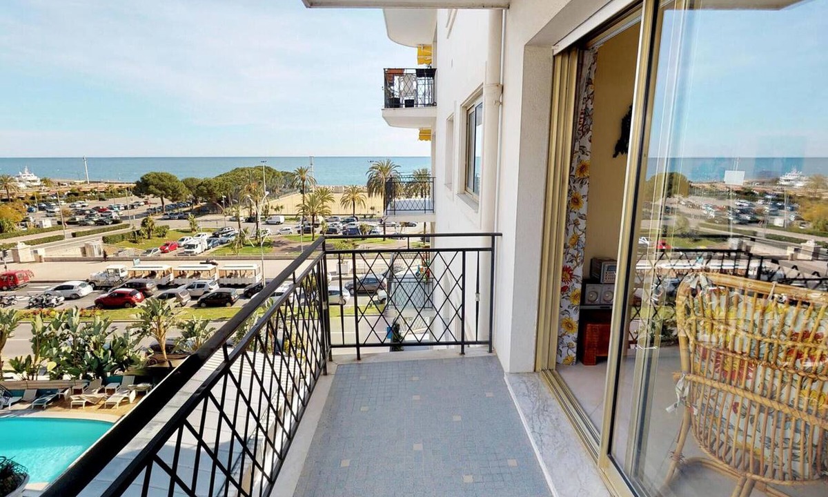 Menton Apartment | Beautiful 2BR with AC and Terrace Menton