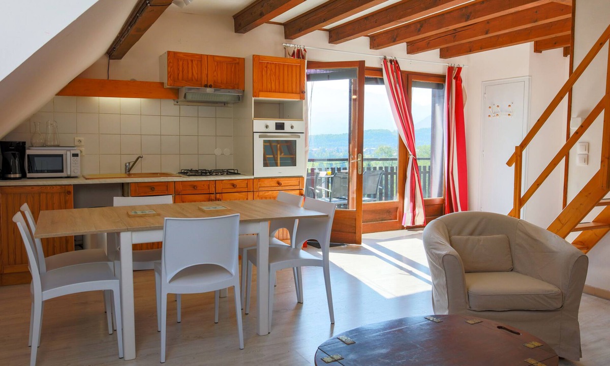 Lathuile Apartment | Beautiful 3 * APARTMENT - ANNECY LAKE and mountain, 6 people