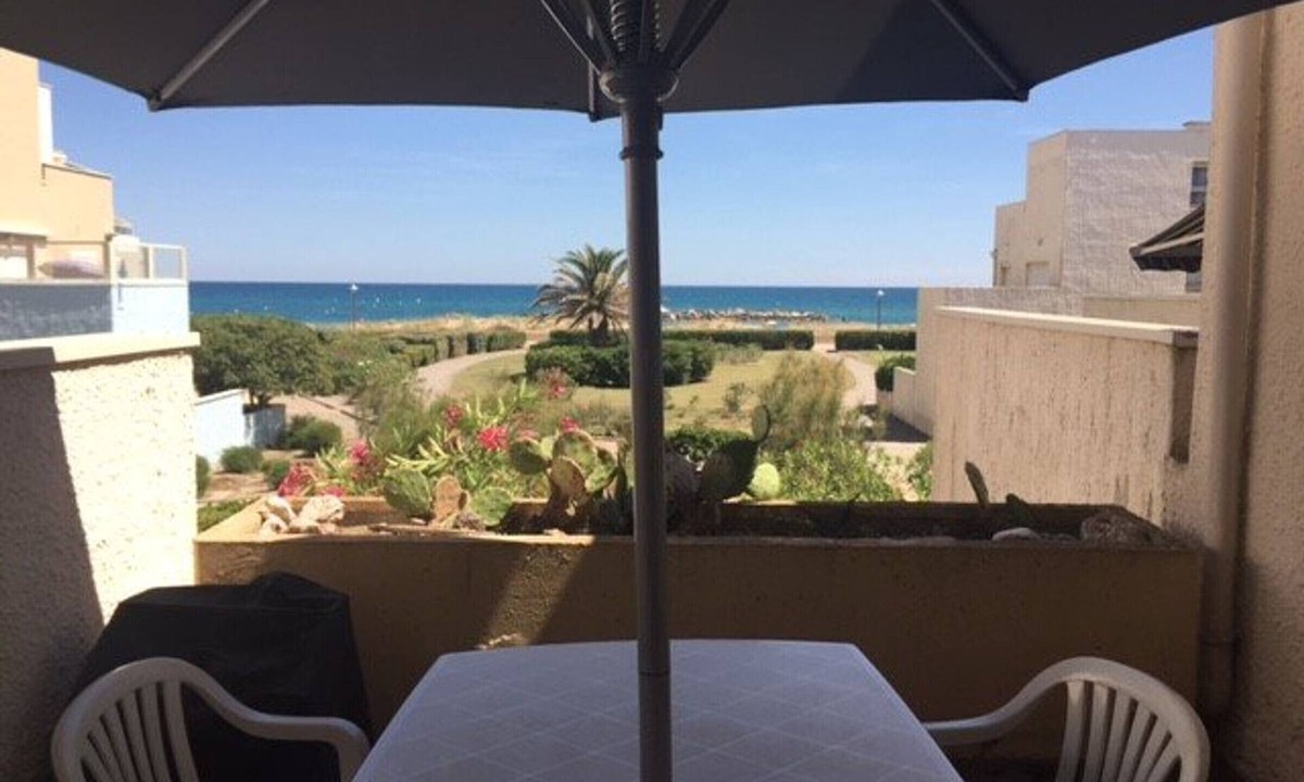 Le Barcares Apartment | Beautiful 3-room apartment - 6 pers - Direct beach access - Parking - TV/Dishwasher/Washing machine