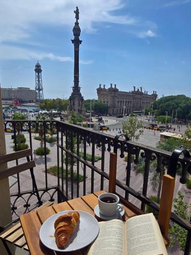 Gothic Quarter Apartment | Beautiful Apartment on Las Ramblas with Port views