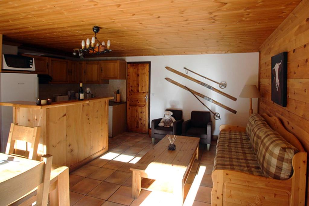 Le Fornet Apartment | Beautiful bright apt at 2 steps from the slopes