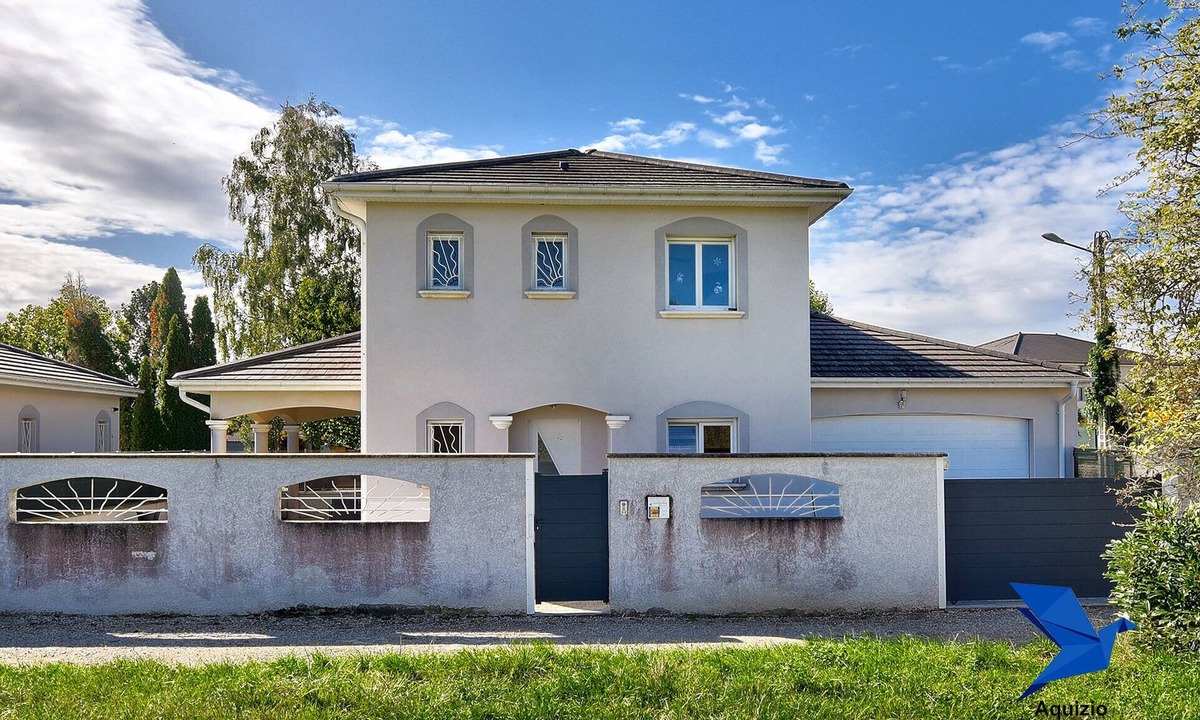 Jons House | Beautiful House—St. Exupéry—EUREXPO—3-Bedroom—Pets Allowed