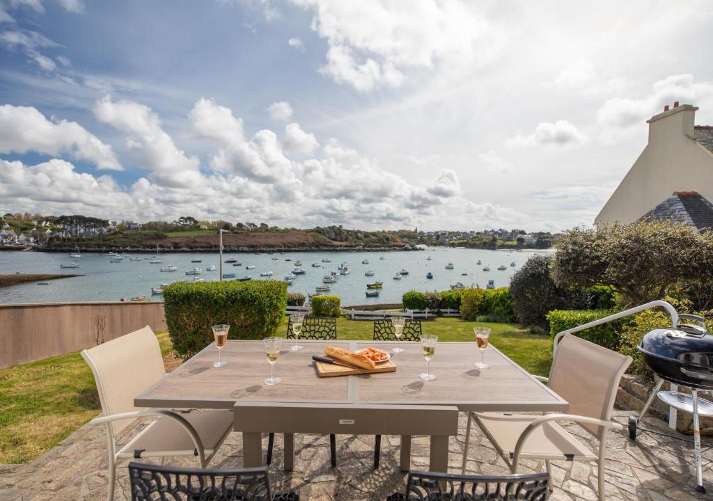 Ploudalmezeau House | Beautiful panoramic view of the sea Portsall