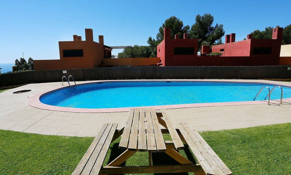 Tamarit House | Beautiful villa for 6 people with A/C, WIFI, pool, TV and terrace