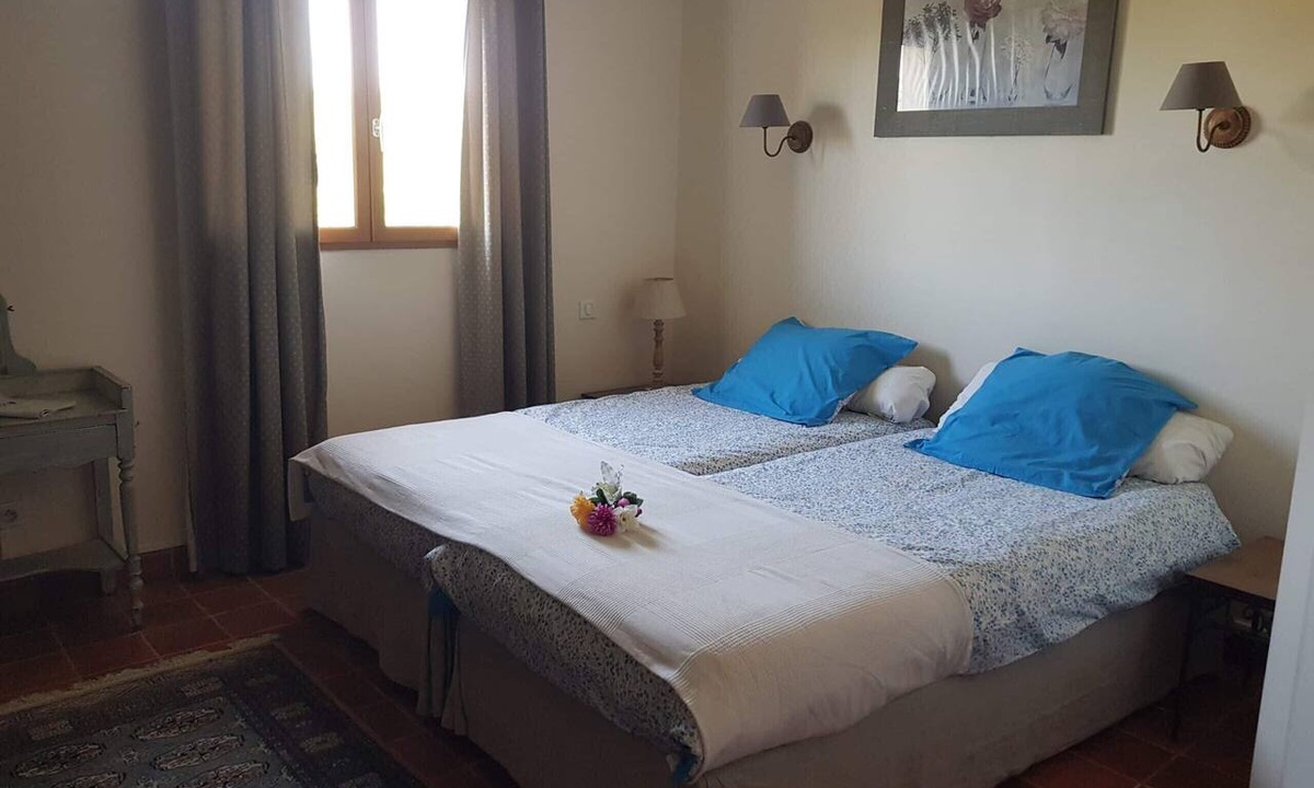 Hauterives Bed & Breakfast | Bed and Breakfast 'Chevreuil' with Shared Pool, Shared Garden and Wi-Fi