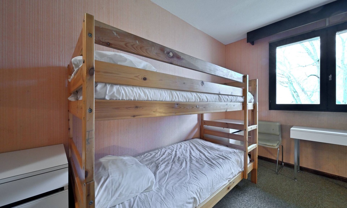Garin House | Bed and Breakfast 'La Moraine N°6 - Chambre 4 Pers' with Mountain View, Terrace and Garden