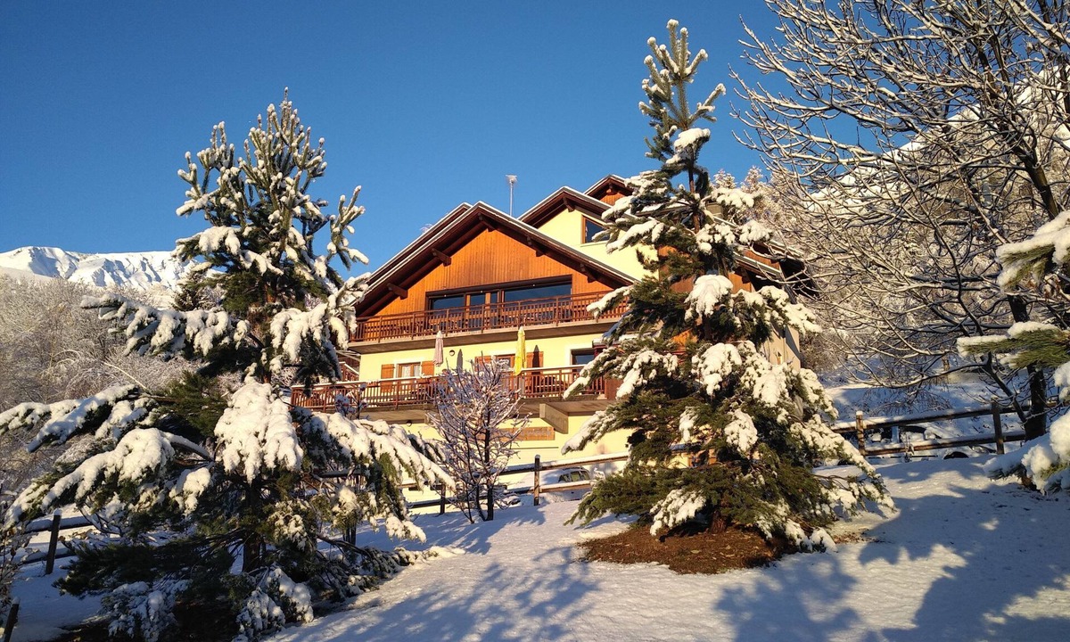 Jarrier Bed & Breakfast | Bedroom 3 with private bathroom in a cozy chalet in the mountains