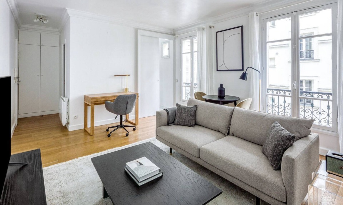 7th Arrondissement Apartment | Blueground | Invalides, elev, nr National Assembly