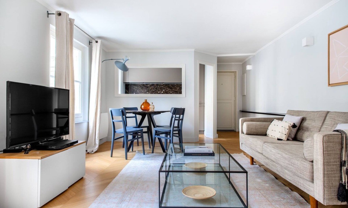 Quartier des Invalides Apartment | Blueground | Invalides, nr Rodin & Maillol Museums