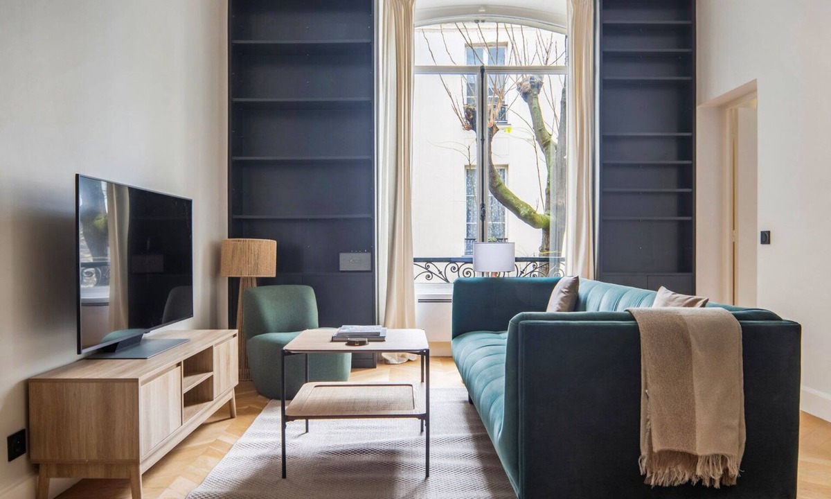 Quartier des Invalides Apartment | Blueground | Invalides, view, nr Eiffel Tower