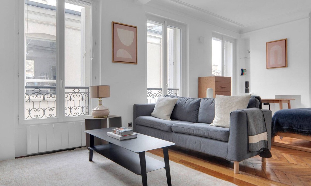 Latin Apartment | Blueground | Luxembourg, nr Pantheon