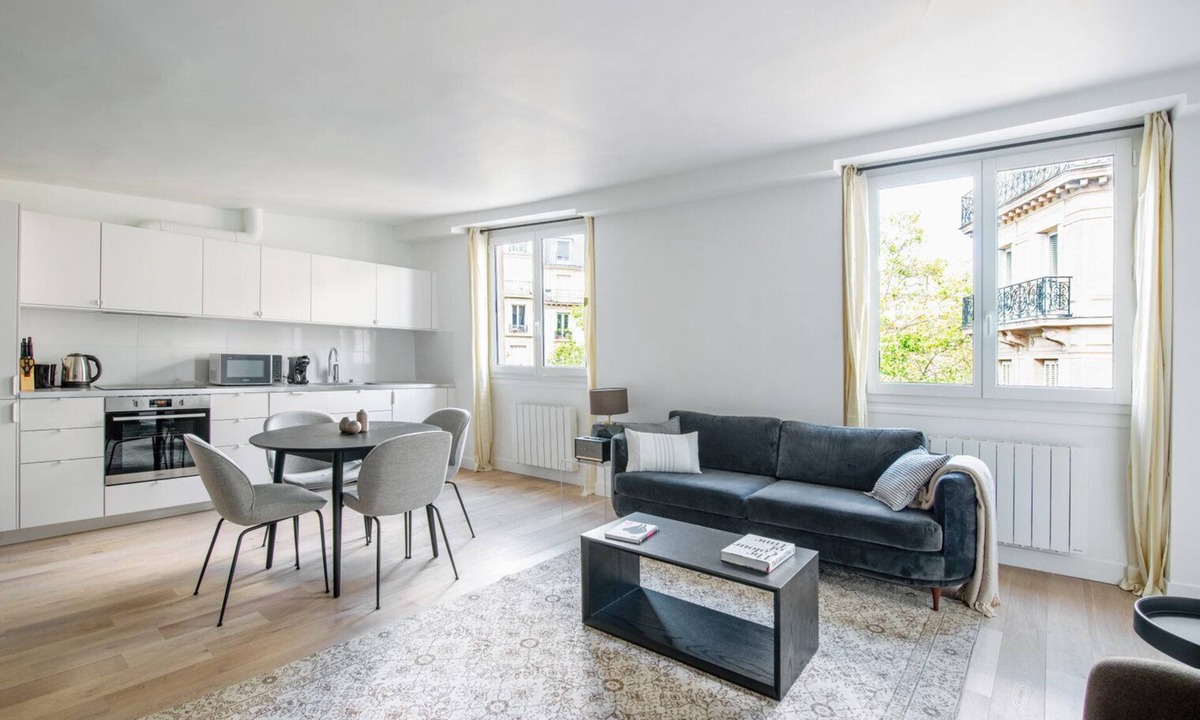 Arsenal Apartment | Blueground | Marais, nr boutiques, Saint-Paul