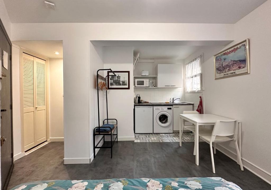Gambetta Apartment | Bottéro, studio climatisé