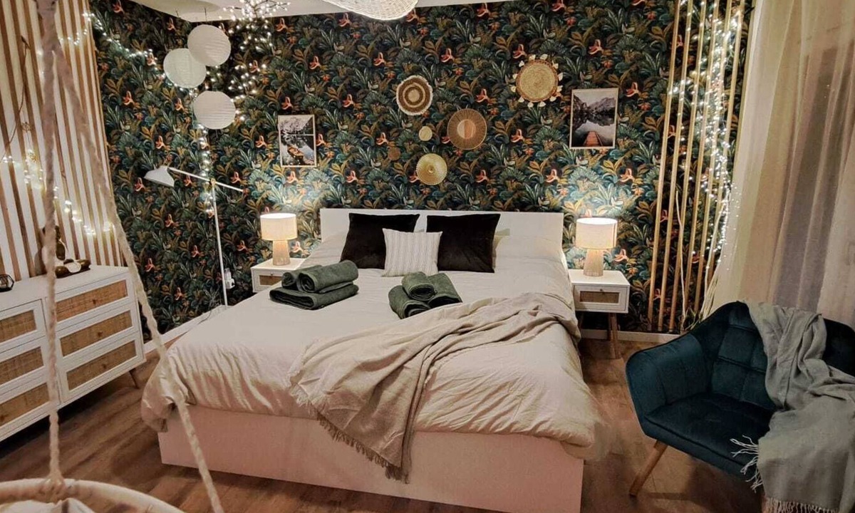 Llica d'Amunt Apartment | Bougainvillea Suite