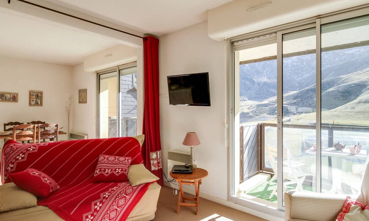 La Mongie Apartment | Bright 6-Person Apartment with Parking, Ski-In/Ski-Out Access